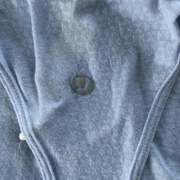 Lululemon Yogi Periwinkle Patterned Racerback Tank w/ Pocket, Size 6 - Picture 5 of 6